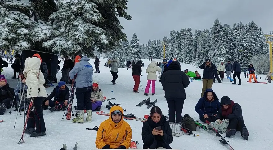 Uludağ'da telesiyej arızası. Onlarca tatilci havada mahsur kaldı 1