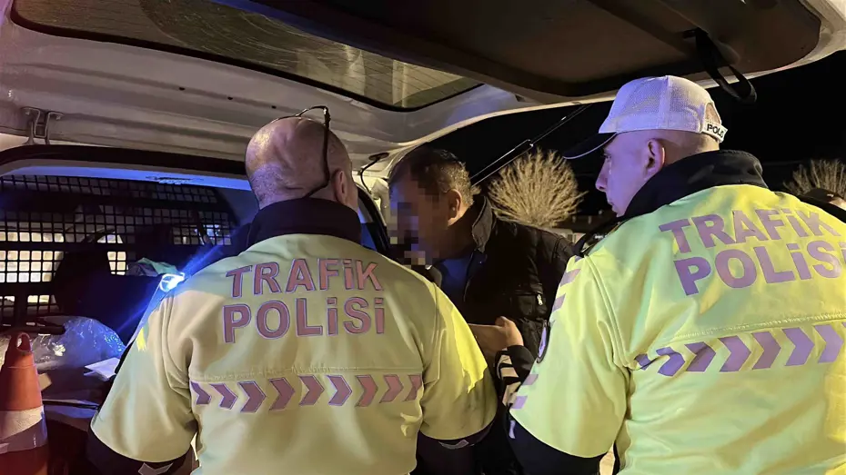 “Ahmet’cim” dedi, ortalık karıştı! Alkollü sürücü polisi çileden çıkardı