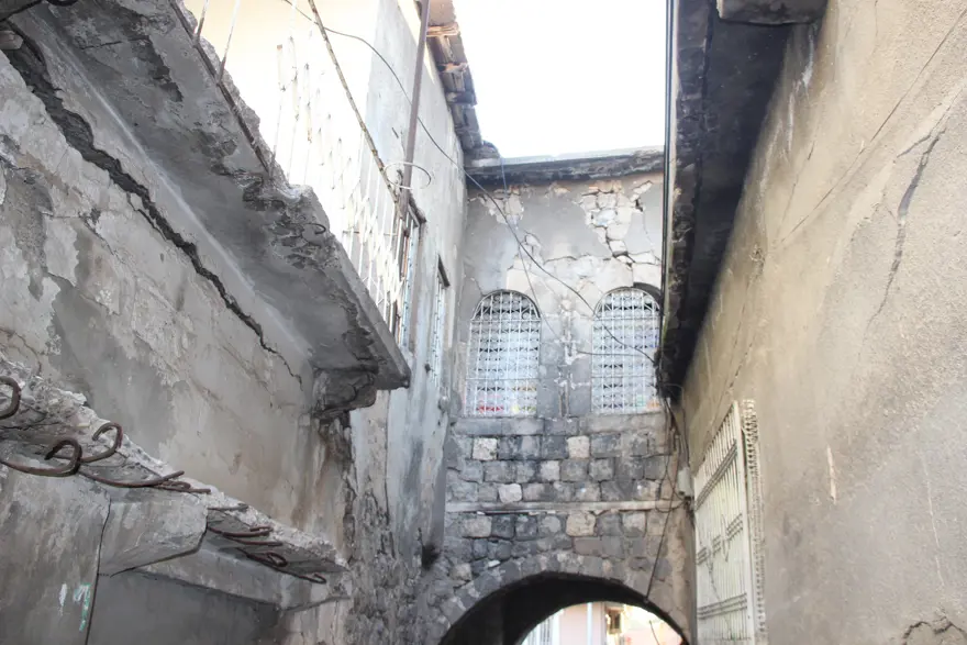 200 yıl önce inşa edildi. Şırnak'taki kemerli ev tehlike saçıyor 1