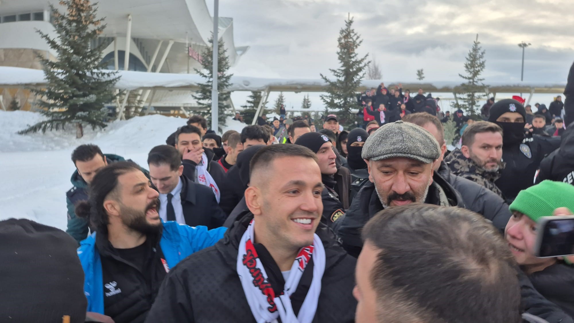 555 gün sonra yeniden geldi, Süper Lig'deyken gitti 1. Lig'deyken döndü