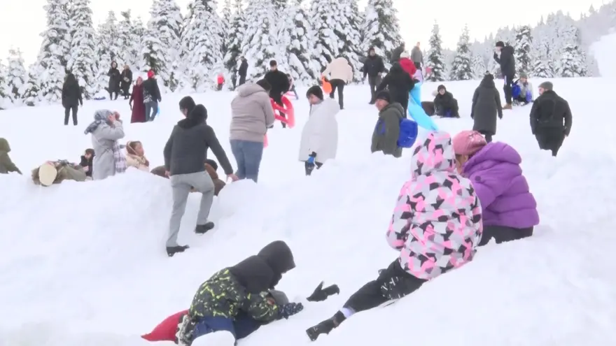 Ara tatilin son gününde Uludağ yoğunluğu 1 Ara tatilin son gününde Uludağ yoğunluğu 1
