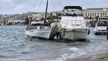 Bodrum'da korku dolu anlar. Kıyıya sürüklenen tekneler çarpıştı