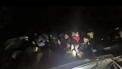 Göçmen kaçakçısına operasyon, 8 kişi yakalandı