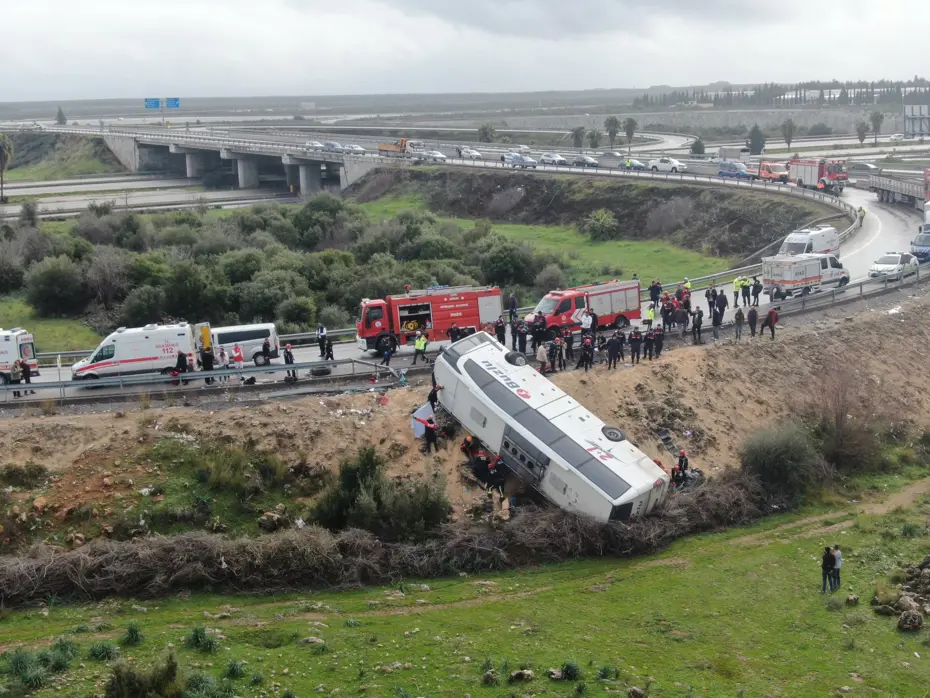 Antalya'da 10 ölümlü kaza neden oldu? Otobüslerde kış lastiği tartışması 