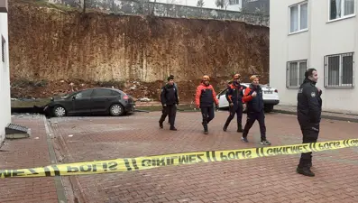 Gaziantep'te sitenin istinat duvarı çöktü, 4 blok boşaltıldı