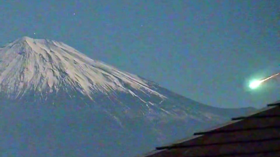 Japonya'da "dev ateş topu" izleyenleri büyüledi