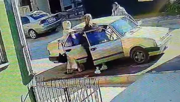 Evine hırsız girdiği şüphesiyle döndü, hırsız eşi ve akrabaları çıktı