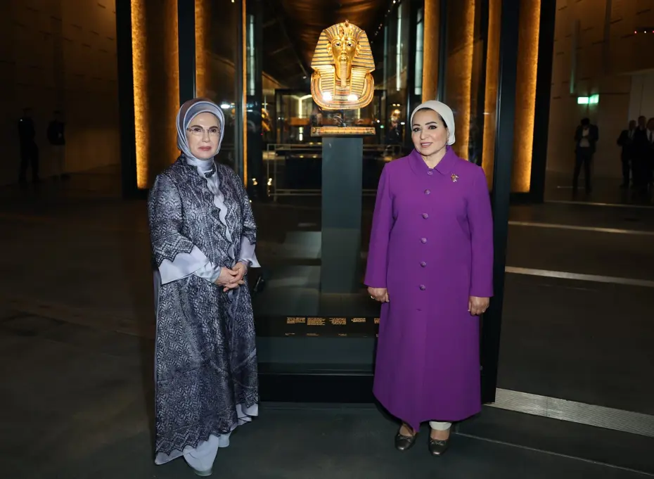 Emine Erdoğan, Mısır Cumhurbaşkanı es-Sisi’nin eşi Entissar Amer ile bir araya geldi