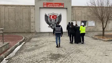 43 yıl kesinleşmiş hapis cezası bulunan yabancı uyruklu şüpheli yakalandı