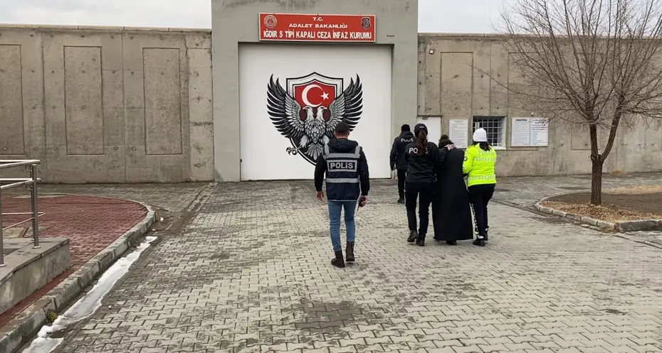 43 yıl kesinleşmiş hapis cezası bulunan yabancı uyruklu şüpheli yakalandı