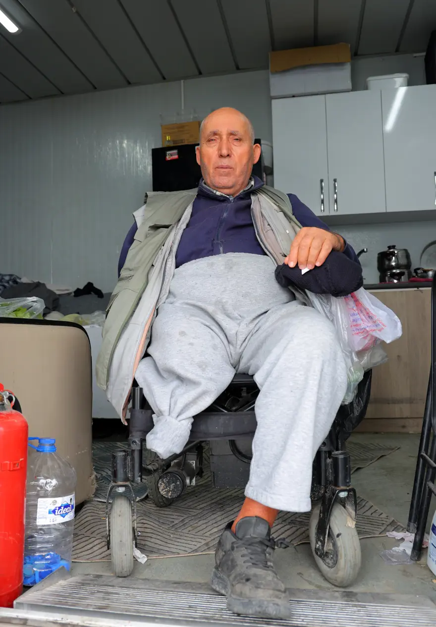 "ACELE GEL GÖÇÜK ALTINDAYIM" 