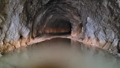 Dünyanın en zorlu yollarından biri. Erzincan'daki 156 yıllık tünel tehlike saçıyor