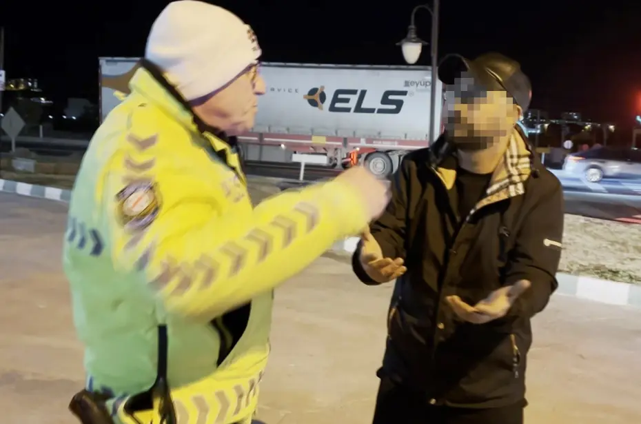 Alkollü yakalanan sürücü, polise 