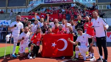 Ampute futbol takımı şampiyonluktan şampiyonluğa koşuyor. Engelsiz kalplere umut oluyor