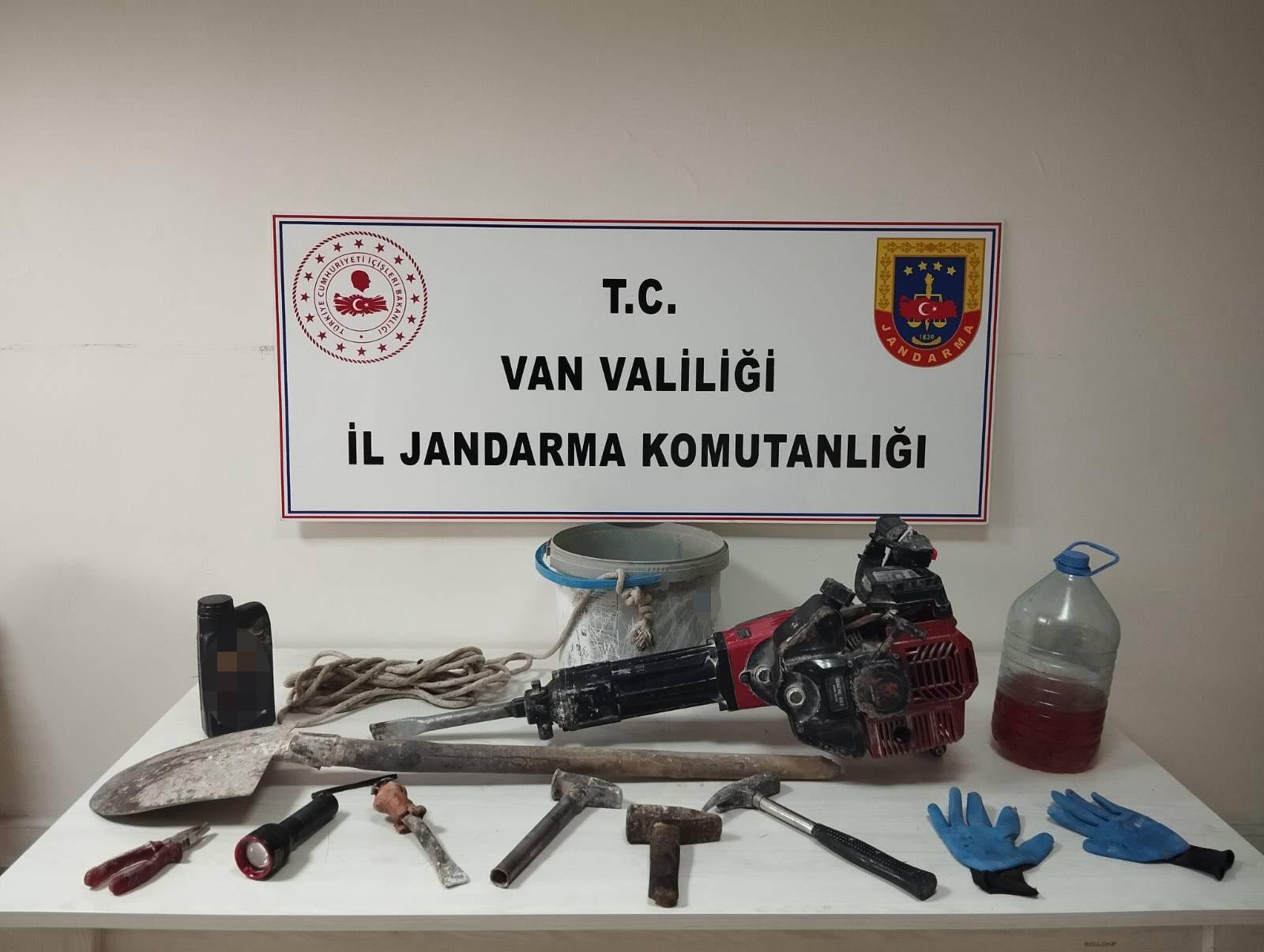 Van'da kaçak kazıya suçüstü