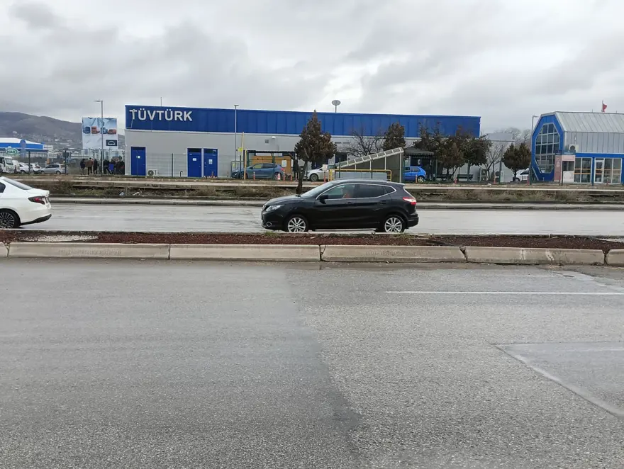 Ankara'da polisin hayatını kaybettiği olay. Bakanlık iki başmüfettiş ve üç denetçi görevlendirdi 1 Ankara'da polisin hayatını kaybettiği olay. Bakanlık iki başmüfettiş ve üç denetçi görevlendirdi 1