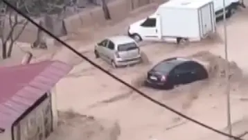Hatay’da sağanak sele neden oldu, yollar göle döndü