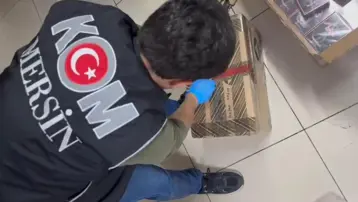 Kargoyla gönderilen kolilerde yüzlerce kaçak parfüm ele geçirildi