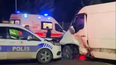 Devriyedeki polis ekibi kaza yaptı. 3 yaralı