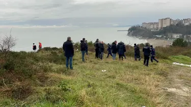 3 gündür kayıp olan kadın kayalıklarda ölü bulundu