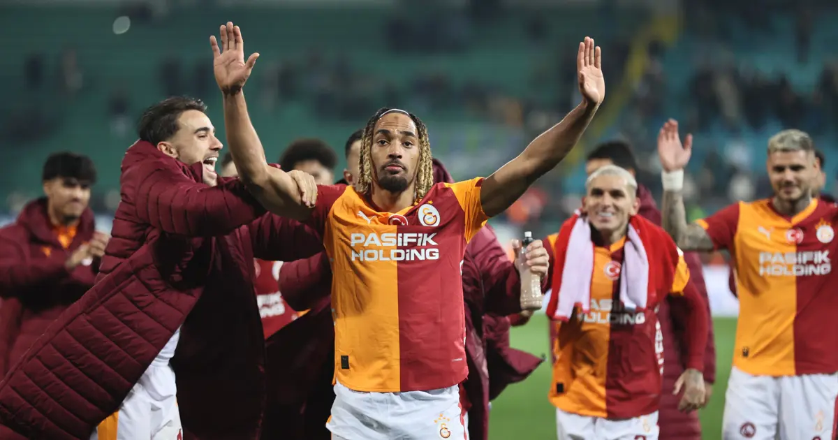 749 gün sonra yeniden Galatasaray forması giydi