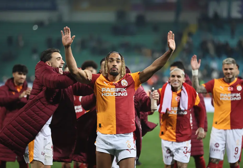 749 gün sonra yeniden Galatasaray forması giydi