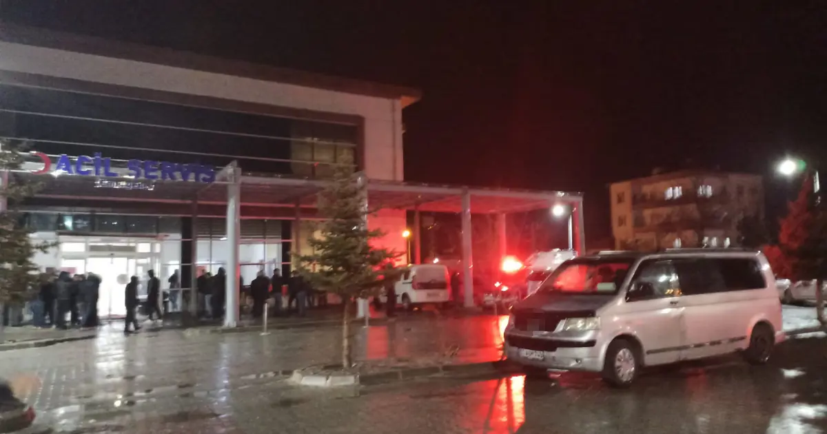 Aynası kırıldı diye otomobile ateş açtı. 2 ölü