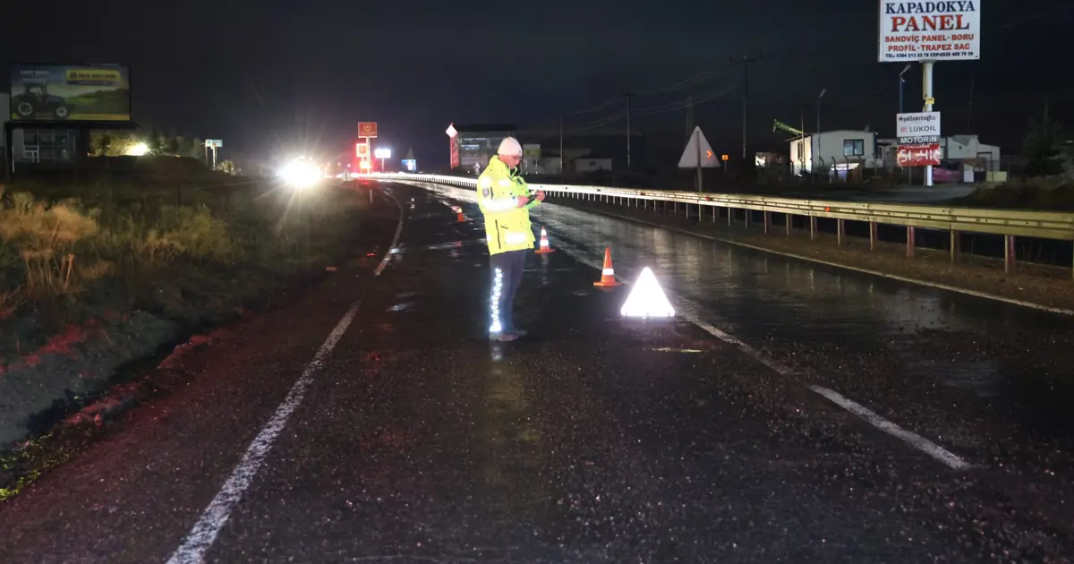 Çukurlar kabus oldu. Valinin makam aracı da yolda kaldı