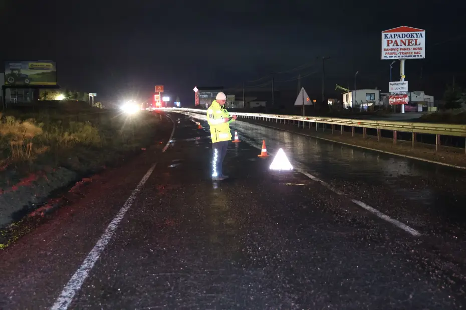 Çukurlar kabus oldu. Valinin makam aracı da yolda kaldı