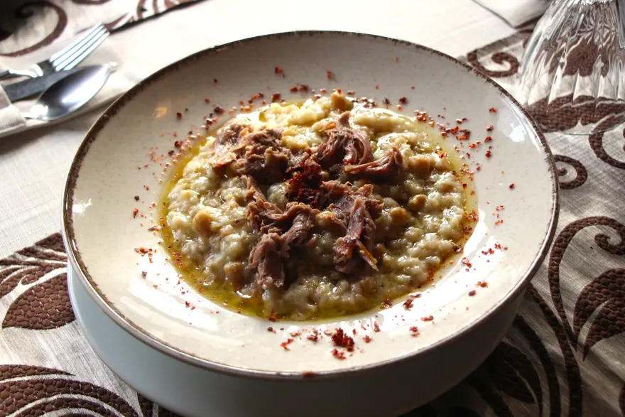 BAYRAM GÜNLERİNDE, DÜĞÜNLERDE SEVEREK YAPILIYOR

 2