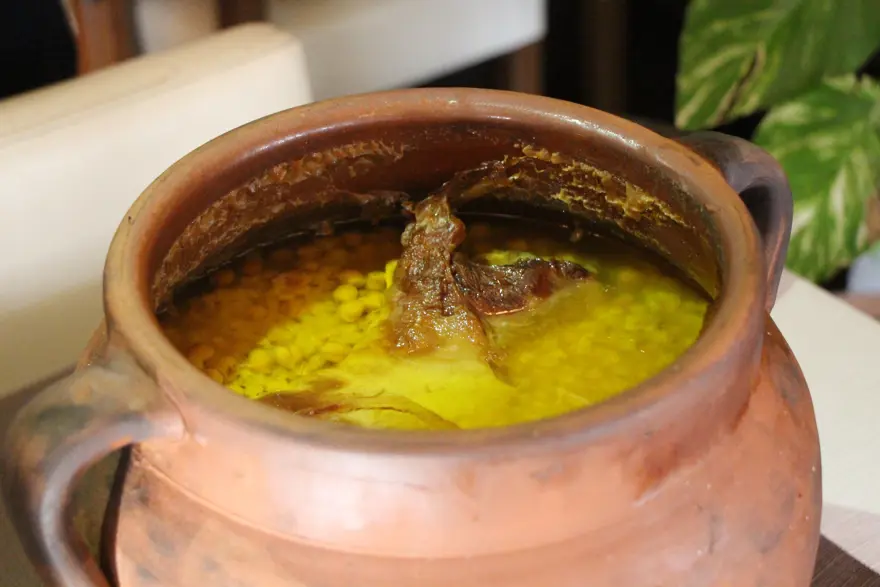 Dünyanın en uzun pişen yemeği. Krallar için kutsaldı, günün 3 öğünü yeniyor 3