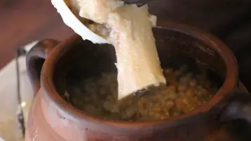 Dünyanın en uzun pişen yemeği. Krallar için kutsaldı, günün 3 öğünü yeniyor