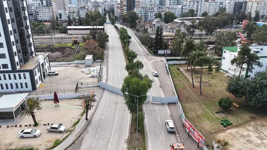 James Bond filmine sahne olmuştu, izleri siliniyor. Simge köprüde yıkım başladı 3