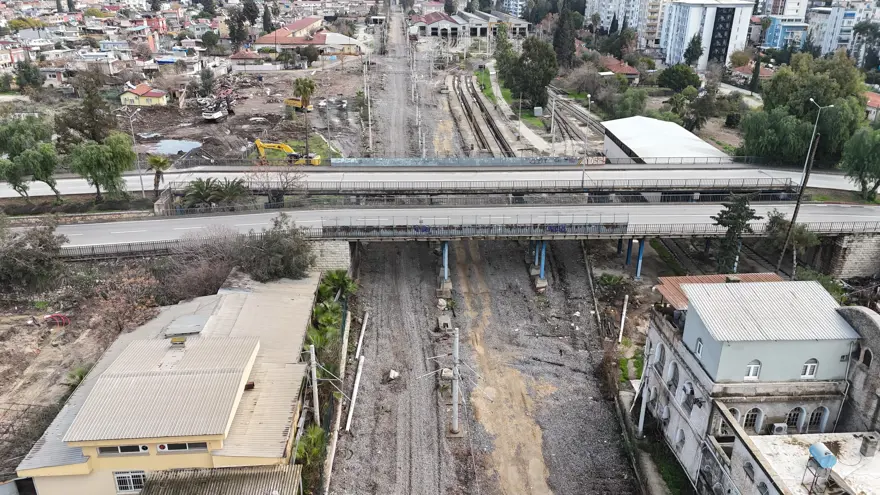 James Bond filmine sahne olmuştu, izleri siliniyor. Simge köprüde yıkım başladı 