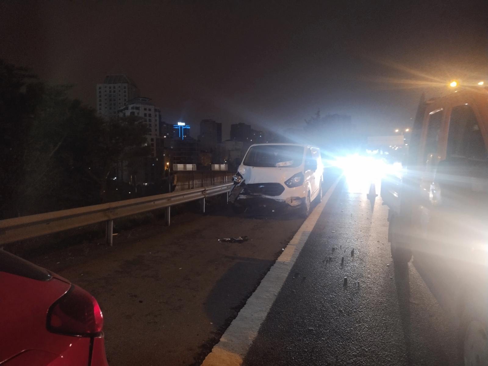 Ümraniye TEM Otoyolu'nda 8 araç birbirine girdi