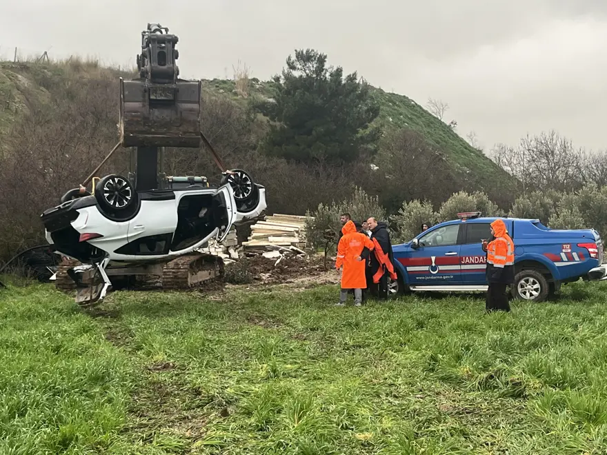 İki kardeşi ölüme terk etmiş. Çok sayıda suç kaydı olan firari sürücü uyuşturucudan aranıyormuş 1