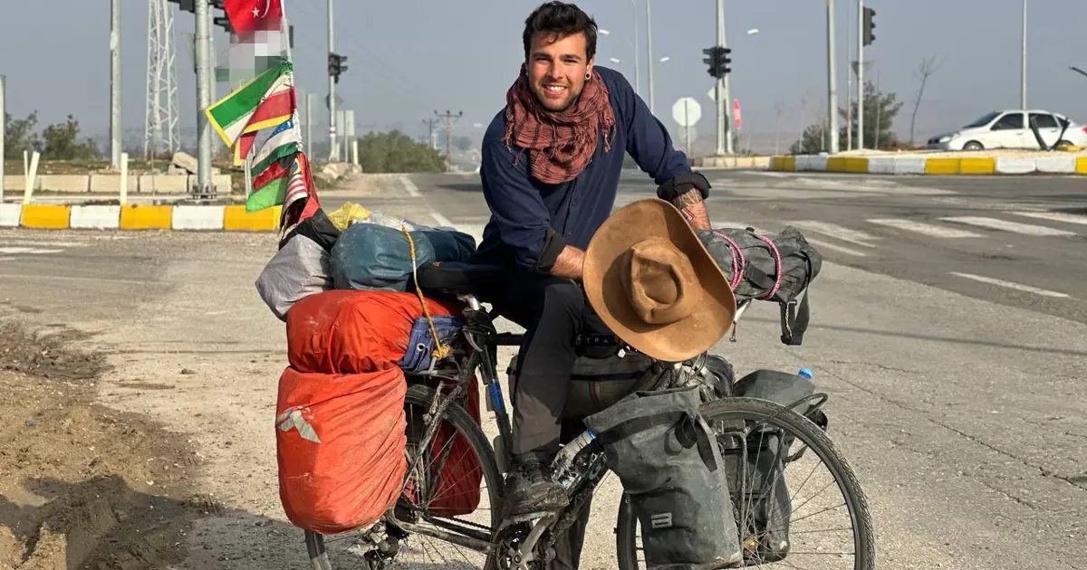 Yeni Zelanda'dan başladı, Şanlıurfa'ya kadar geldi. Günde 120 kilometre yol gidiyor