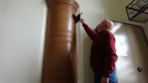 Halk arasında ''peç'' adıyla biliniyor. Tek ateşle tüm binayı ısıtıyor