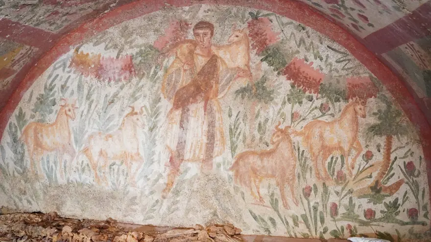 Ölü gömme geleneklerine ışık tutuyor. Gözler 2 bin yıllık nekropolde 