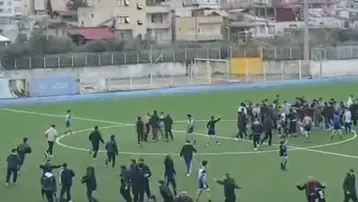 Adana'da liseli gençlerin maç heyecanı çıkan kavgayla yarıda kaldı