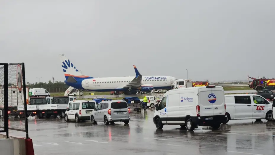 Antalya Havalimanı'nda facianın eşiğinden dönüldü. Kalkışta uçağın tekerleği koptu