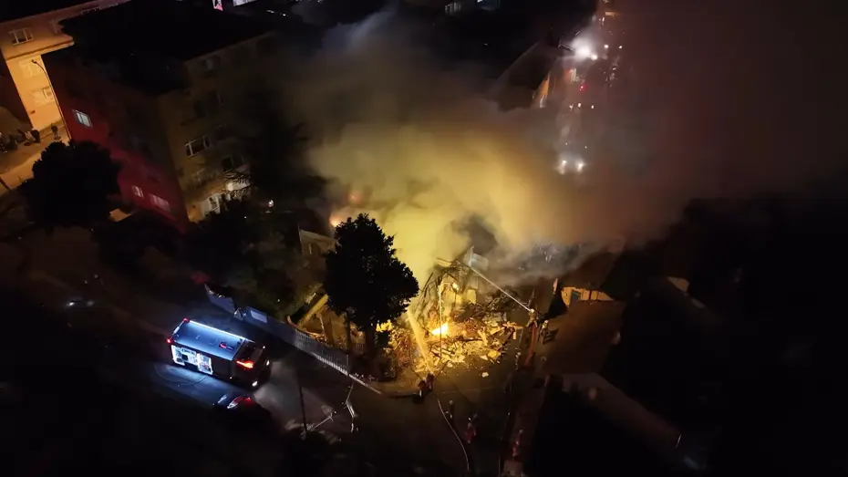 Üsküdar'da gece yarısı yangın paniği