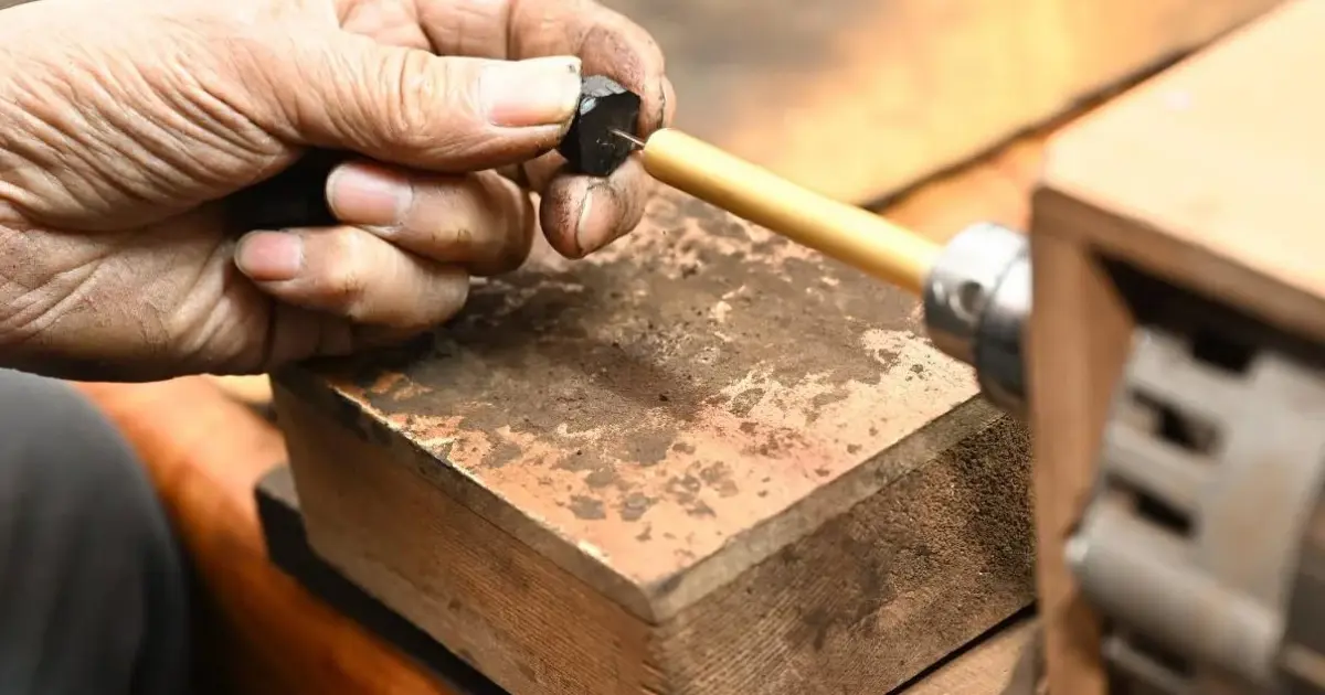 2 bin liradan başlayıp 6 bin liraya kadar çıkıyor. Günde 7 adet üretiyor