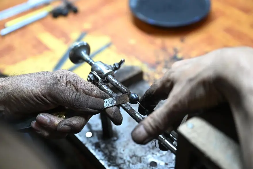 2 bin liradan başlayıp 6 bin liraya kadar çıkıyor. Günde 7 adet üretiyor 3