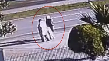 Kızına kahvaltıya giderken feci son: Kaza anı güvenlik kamerasında
