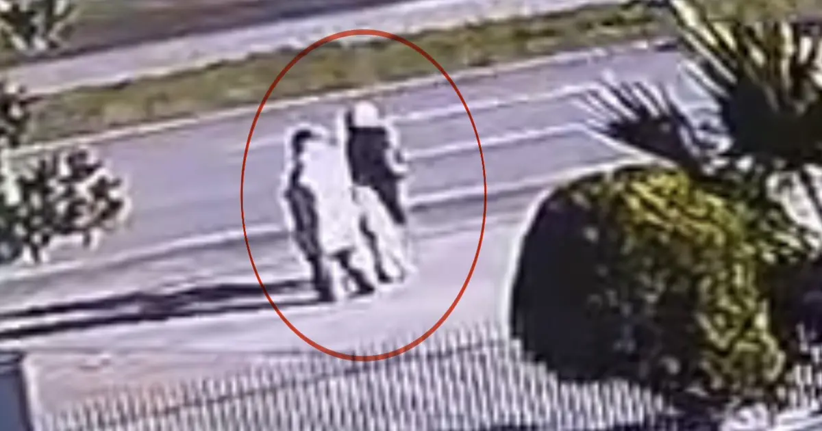 Kızına kahvaltıya giderken feci son: Kaza anı güvenlik kamerasında