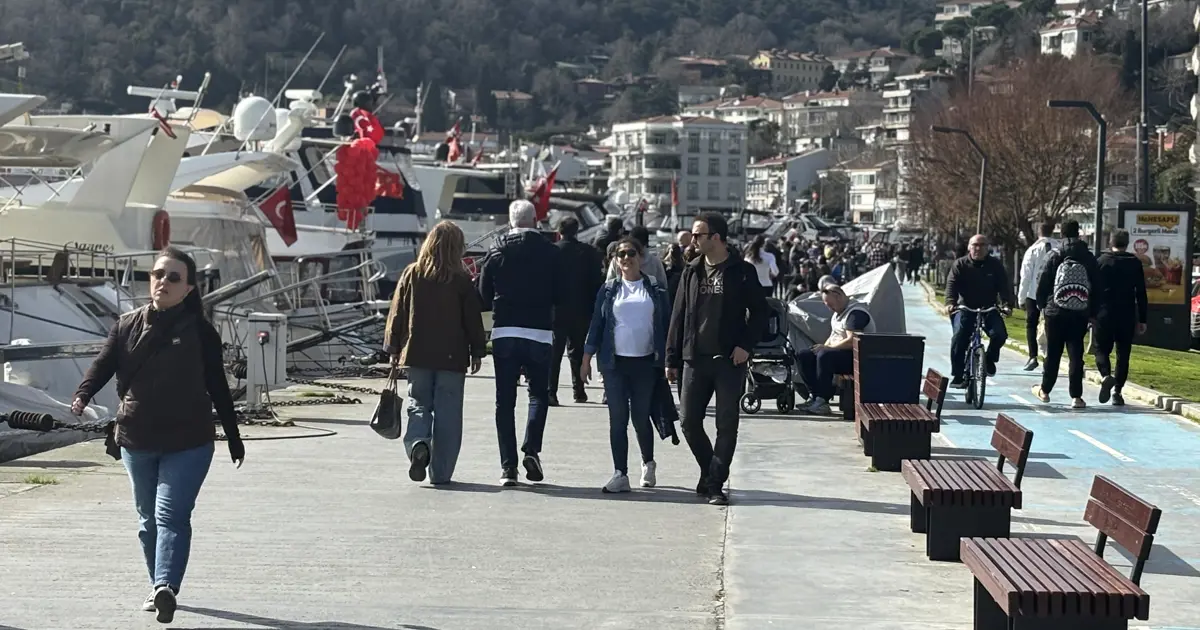 Şubat ayının en sıcak günü. Sahile akın ettiler