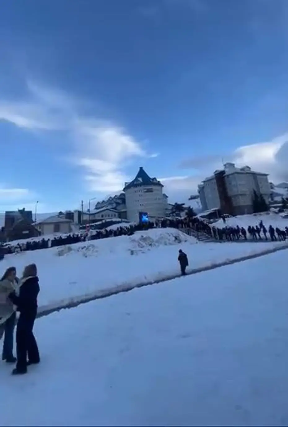 Uludağ'da 1 kilometre teleferik kuyruğu