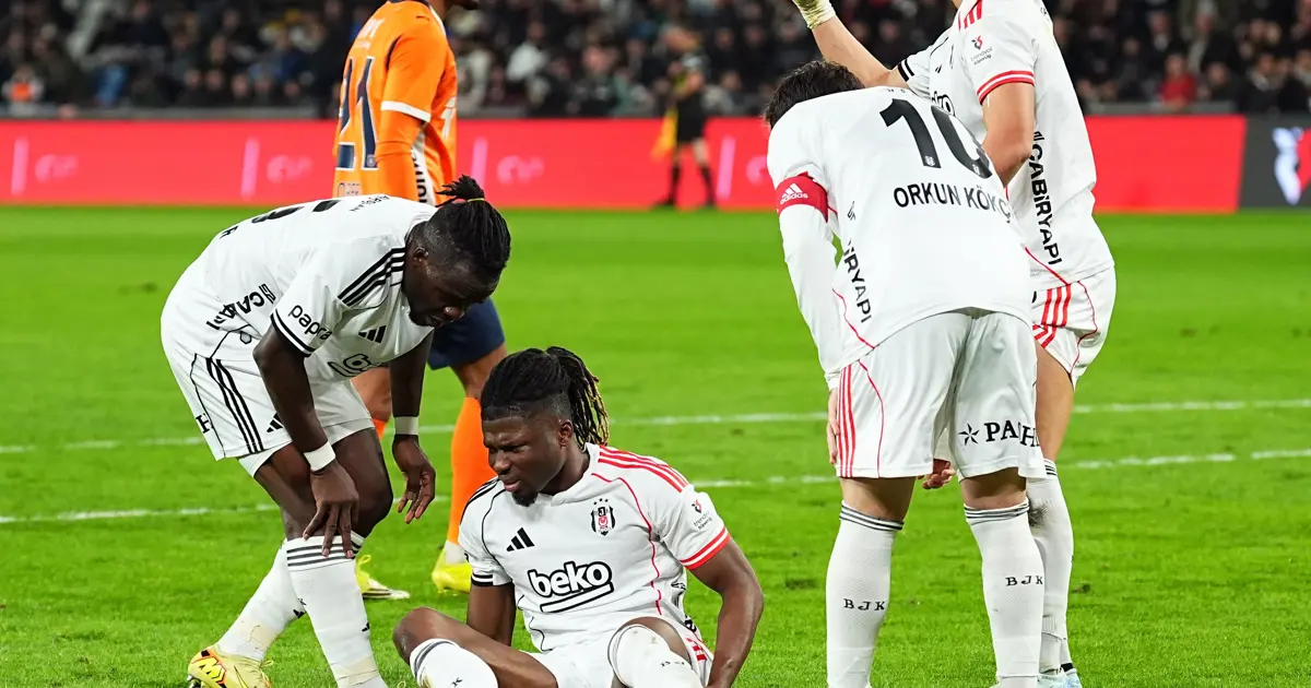 Beşiktaş'ta sakatlık, oyuna devam edemedi