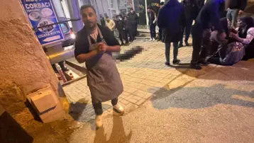 Eşini sokak ortasında öldürüp intihar etti